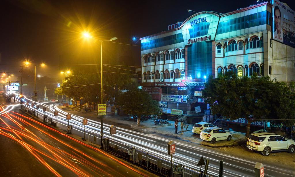 Hotel Solitaire Agra  Exteriör bild
